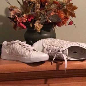 Like new Michel Kors